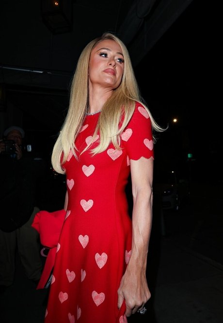 Paris Hilton photo 153