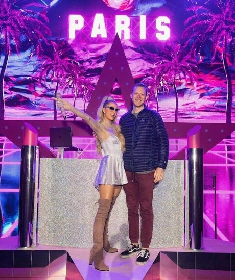 Paris Hilton photo 207