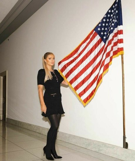 Paris Hilton photo 242