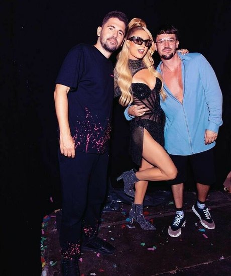 Paris Hilton photo 297