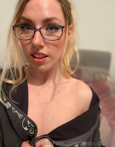 Pastrypeach photo 87