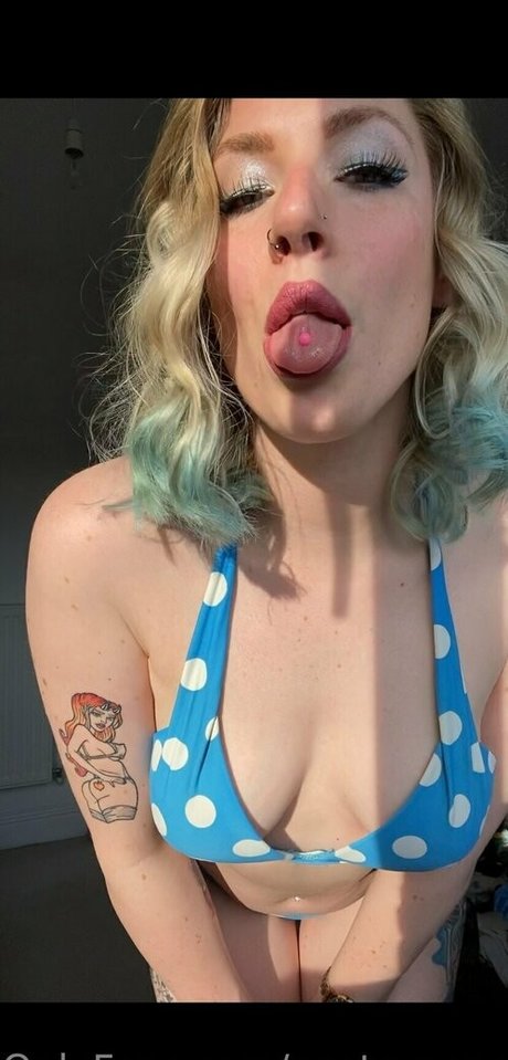 Pastrypeach photo 250