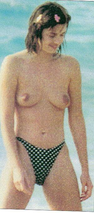 Paulina Porizkova photo 38