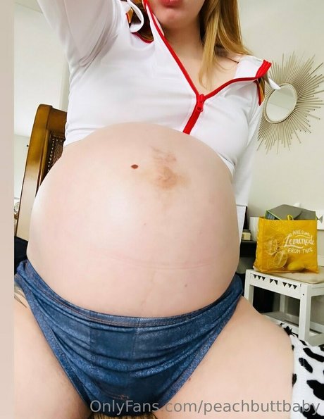 Peachbuttbaby photo 14