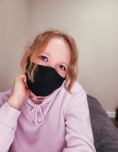 Peachiefemboy photo 4