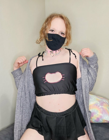 Peachiefemboy photo 14