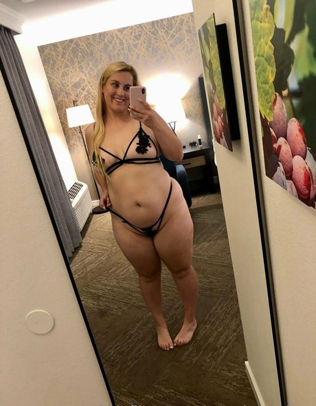 Peachycatfree photo 1