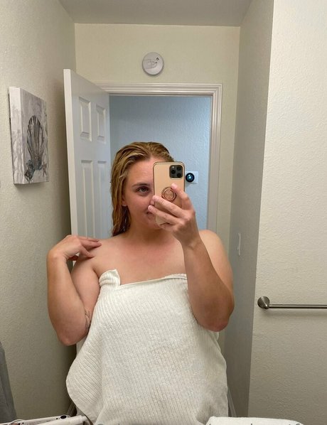 Peachycatfree photo 21