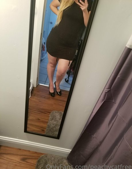 Peachycatfree photo 31
