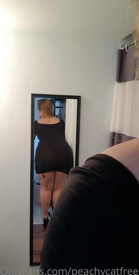 Peachycatfree photo 32