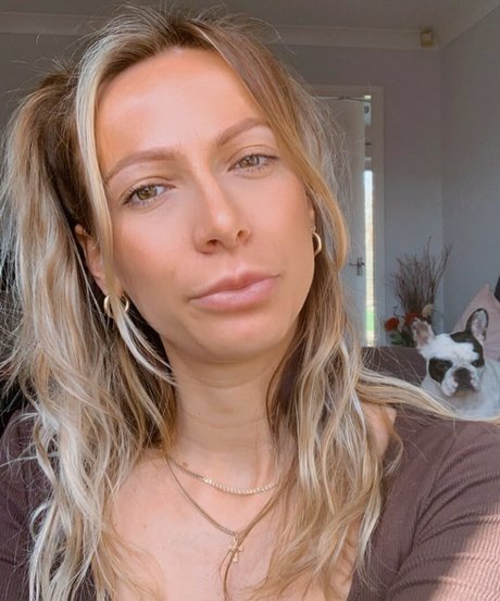 Peachypetite1 photo 7