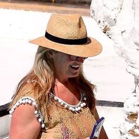 Penny Lancaster photo 2