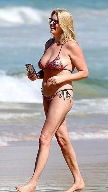 Penny Lancaster photo 9