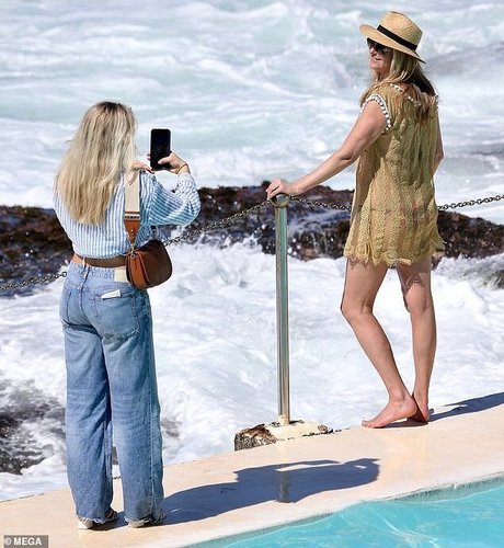 Penny Lancaster photo 11