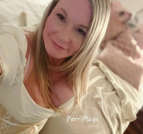 PerriPlays photo 10