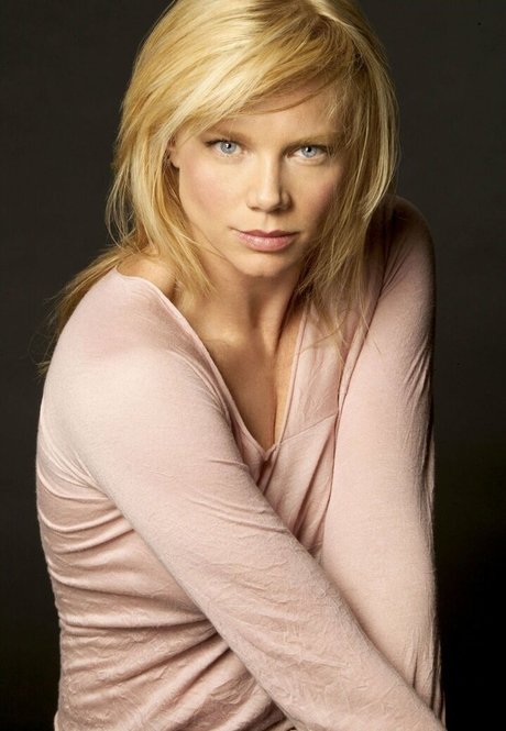 Peta Wilson photo 5
