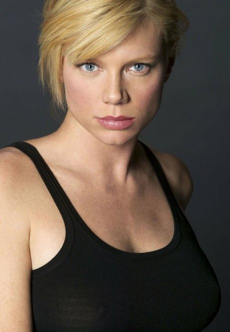 Peta Wilson photo 11