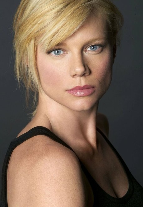 Peta Wilson photo 12
