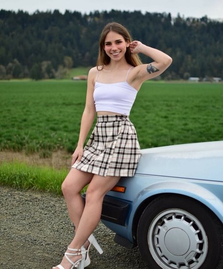 Petitebbpeach photo 2