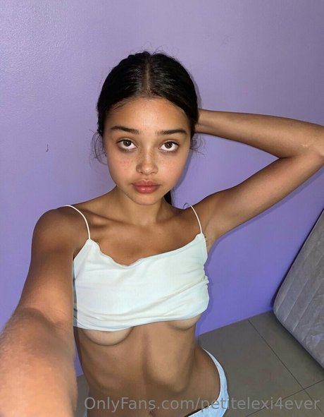 Petitelexi4ever photo 21