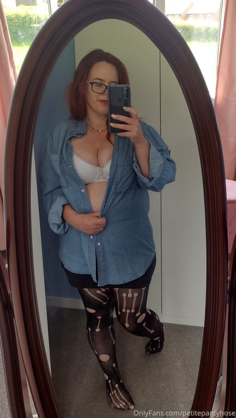 Petitepantyhose photo 11