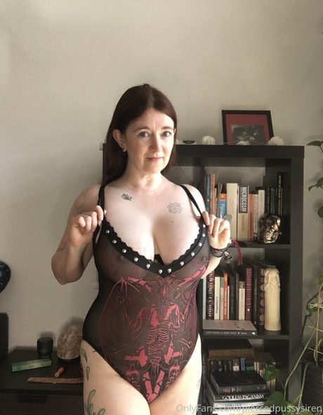 Piercedpussysiren photo 12