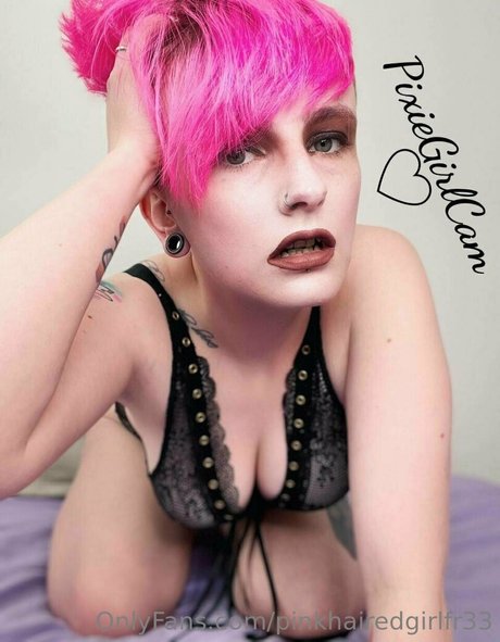 Pinkhairedgirlfr33 photo 20