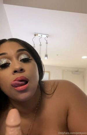 PinkyXXX photo 191