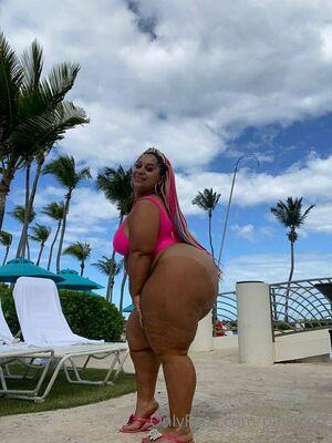 PinkyXXX photo 390