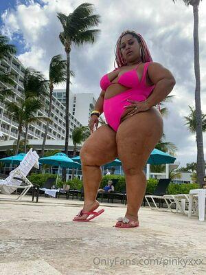 PinkyXXX photo 392