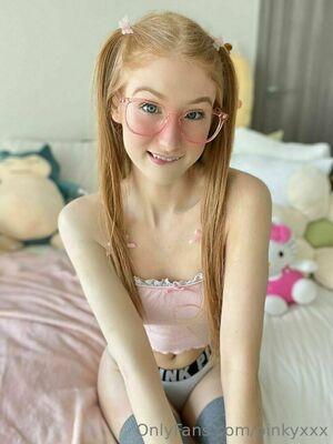 PinkyXXX photo 575