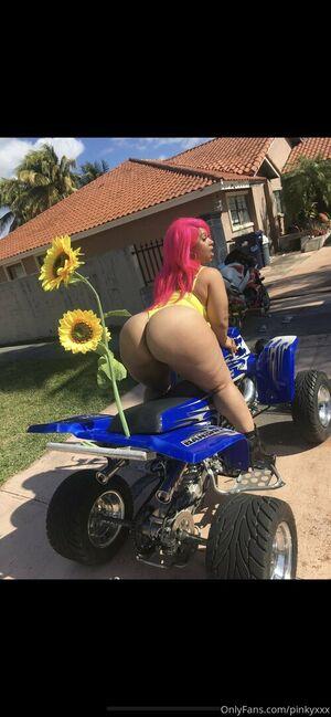 PinkyXXX photo 642