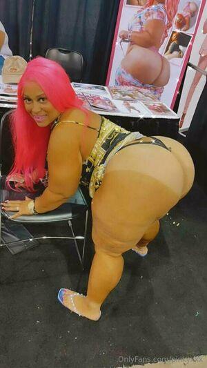 PinkyXXX photo 672