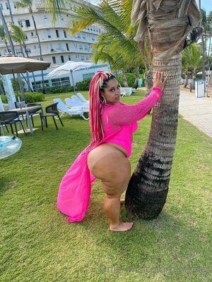 PinkyXXX photo 698
