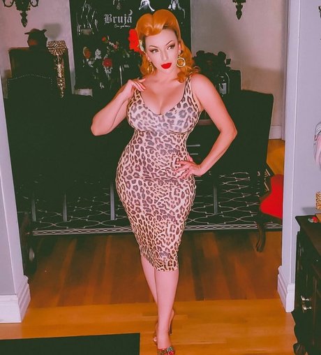 PinUpDollAshleyMarie photo 5