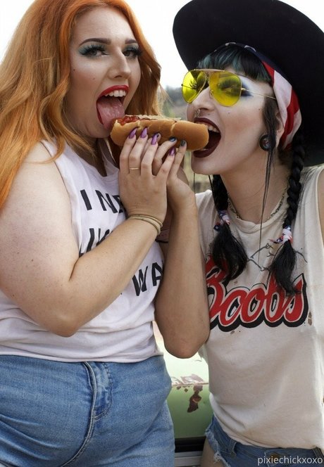Pixiechickxoxo photo 170