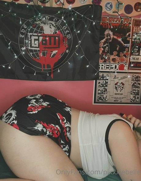 Pixxxiebelle photo 390
