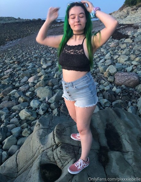 Pixxxiebelle photo 392