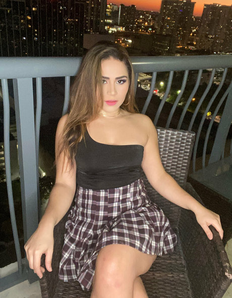 Playgirlcarli18 photo 4