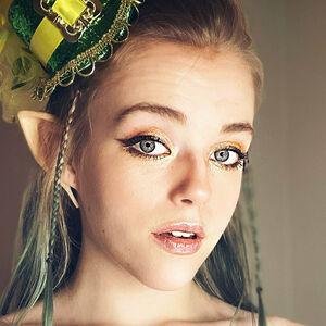 Profile photo of playwithmepixie