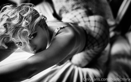 Poeticminx photo 59