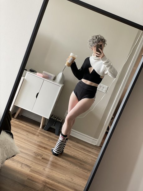Poisonne photo 187