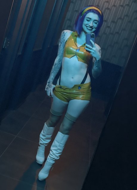 Poisonne photo 207