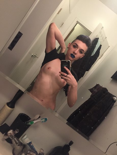 Poisonne photo 283