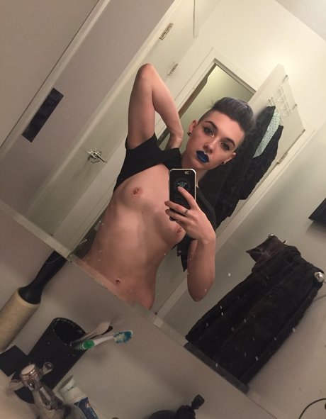 Poisonne photo 368