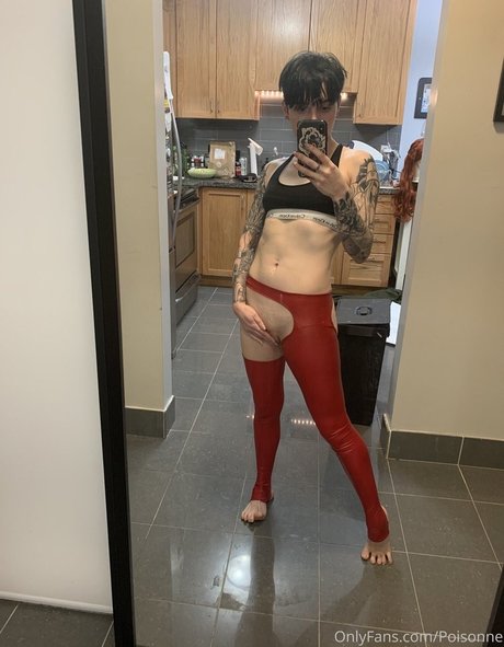 Poisonne photo 374