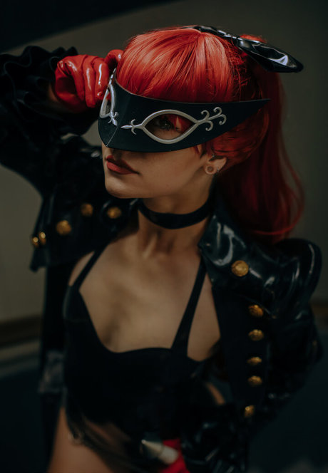 Poisonne photo 450
