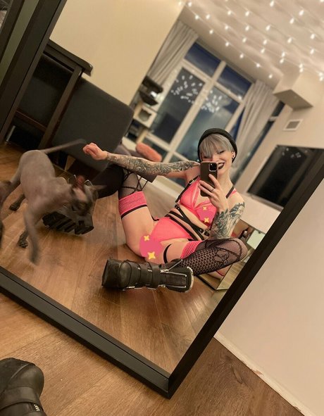 Poisonne photo 470