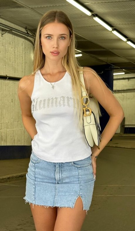 Polina Malinovskaya photo 49