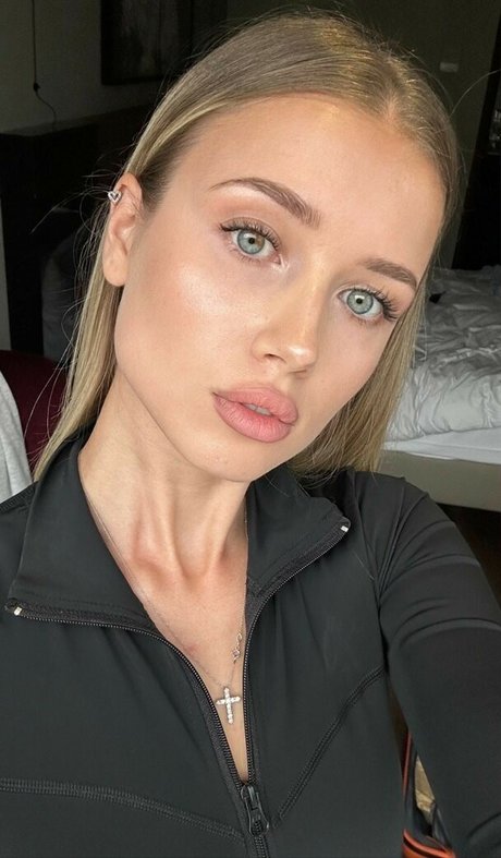 Polina Malinovskaya photo 75